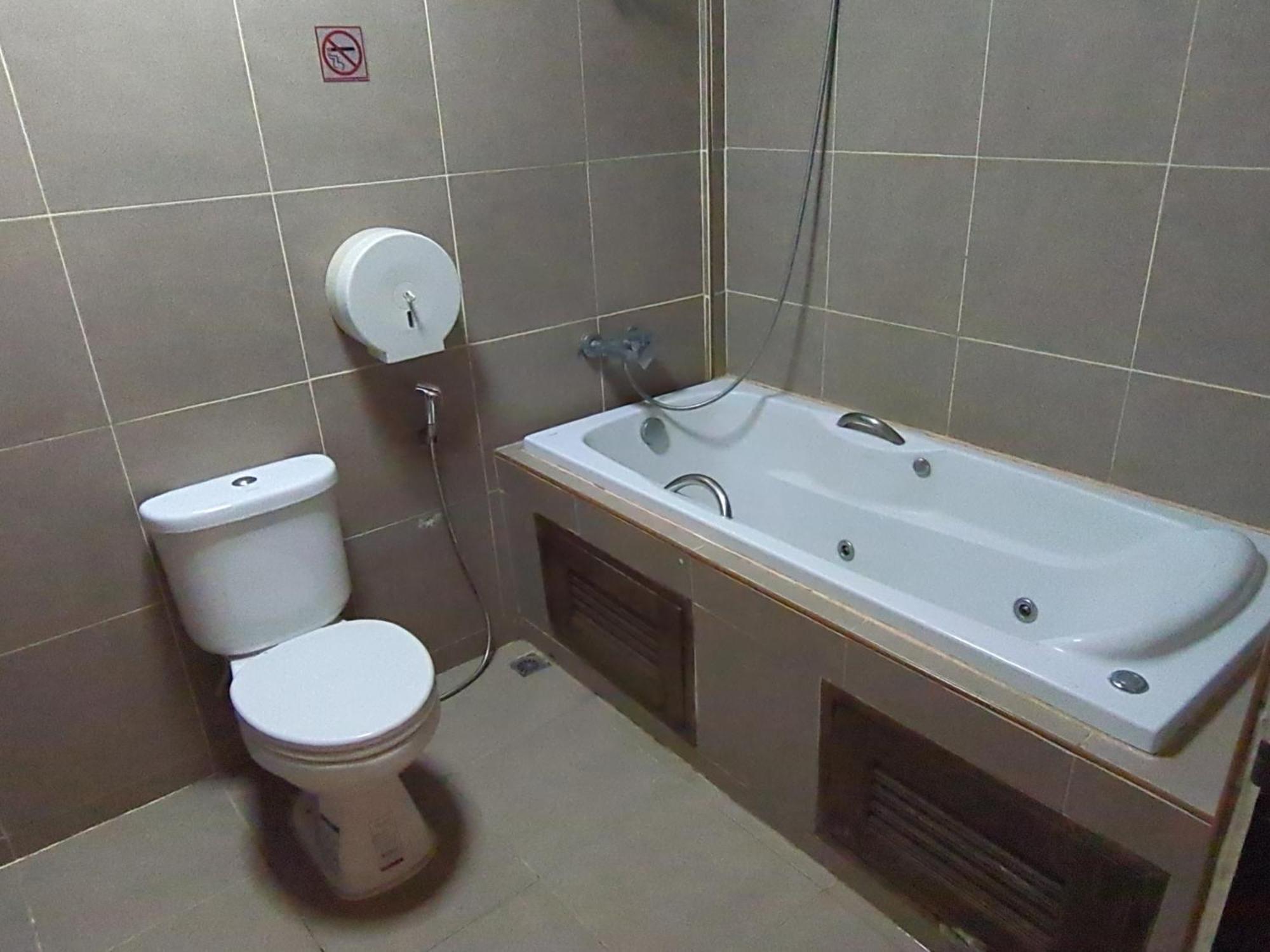 בנגקוק Flourish Apartments מראה חיצוני תמונה